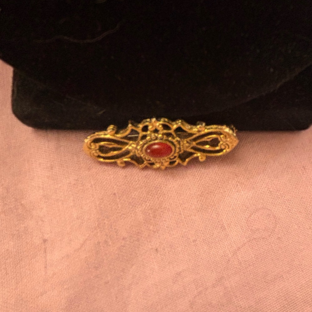 Vin Victorian Gold-tone and Red stone Bar Brooch 1”